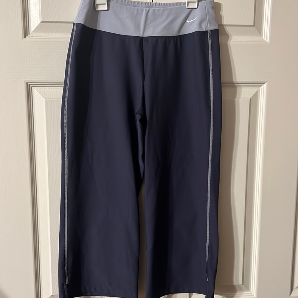 Small Nike Fit Dry Capri pants
